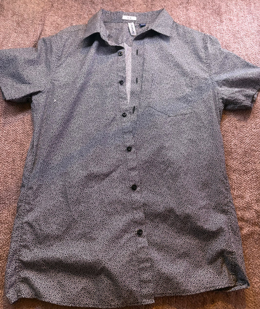 Black an White Button Up (Small)